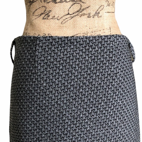Old Navy Wool Blend Low Waist Skirt Size 4 - Picture 9 of 16